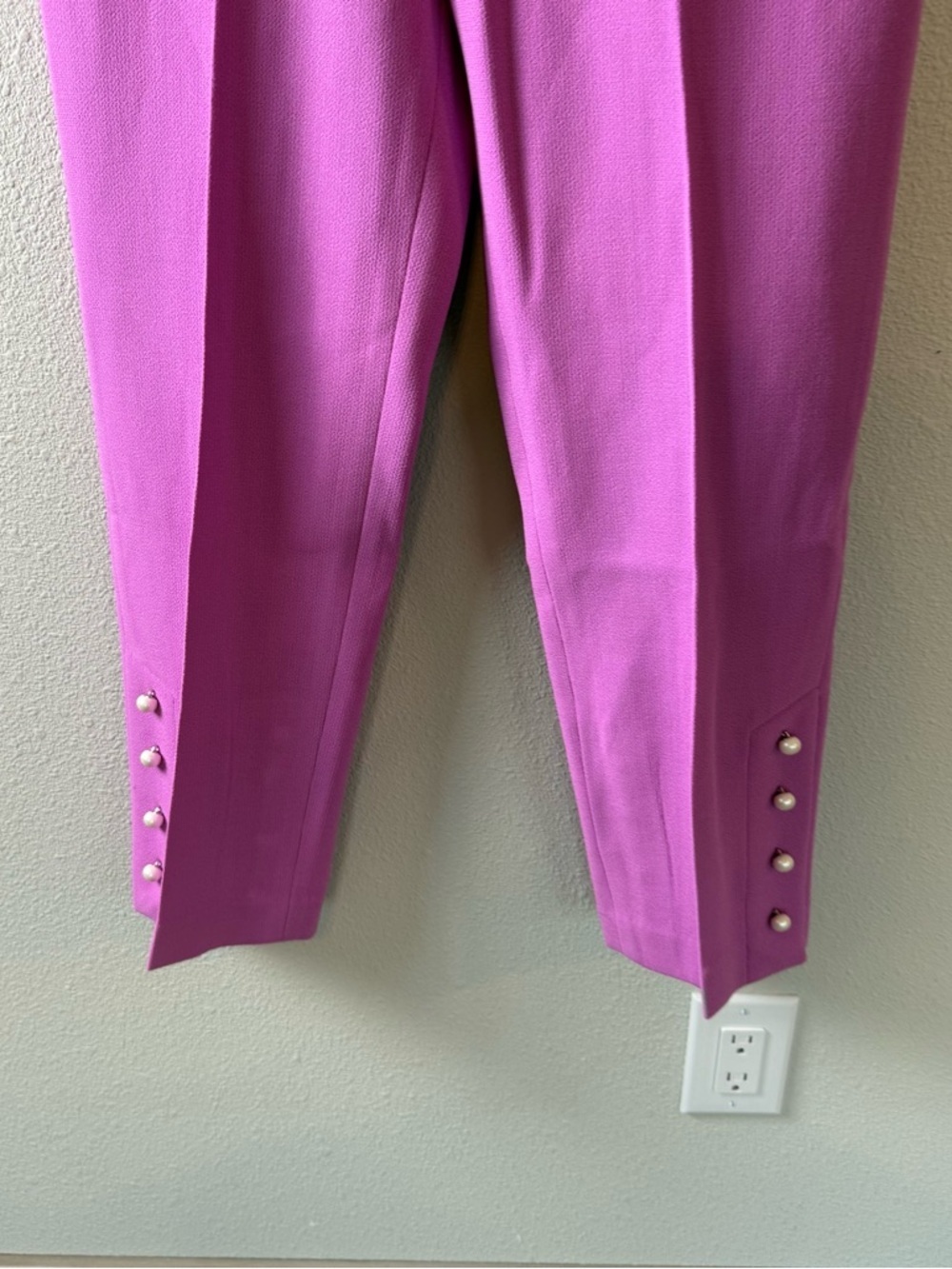 Lela Rose Cropped Stretch-Crepe Pants Pink Pearl-Button Trousers - Picture 4 of 13